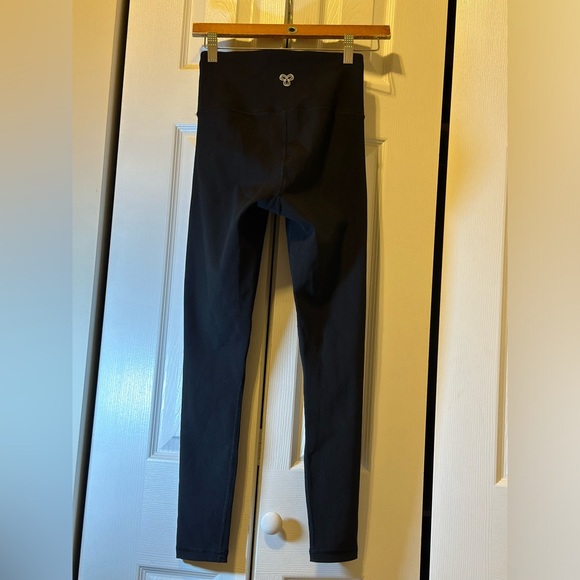 TnaSLICK™ Cheeky Hi-Rise Legging - Picture 2 of 7